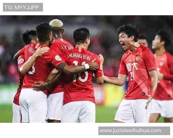 东方与恒大球迷热议对决赛场表现与未来发展方向