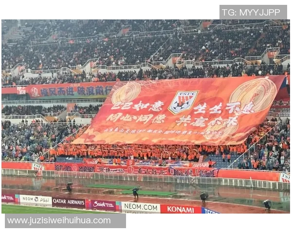 中超激战重庆队迎战山东鲁能全力争胜展现球队风采